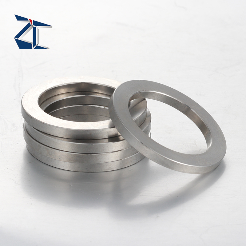 حلقات تثبيت مخصصة من المصنع بحلقة إحكام خارجية وداخلية حلقة سيجر Din471 Din472 حلقة إحكام فولاذية 12 مللي متر